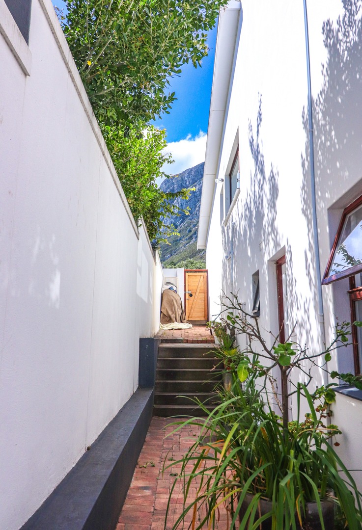 To Let 2 Bedroom Property for Rent in Voelklip Western Cape